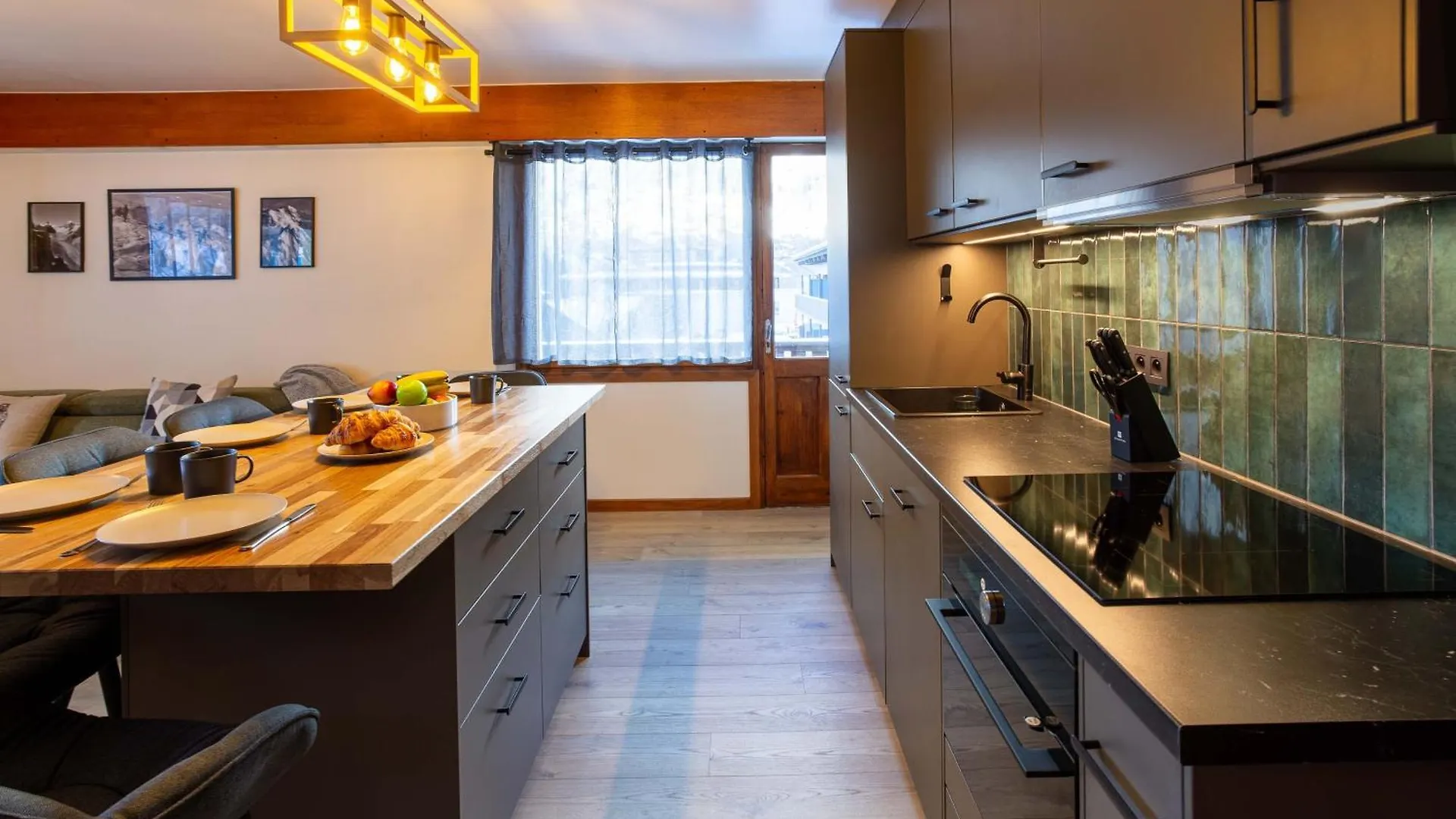 Les Trois Balcons Apartment - Chamonix All Year